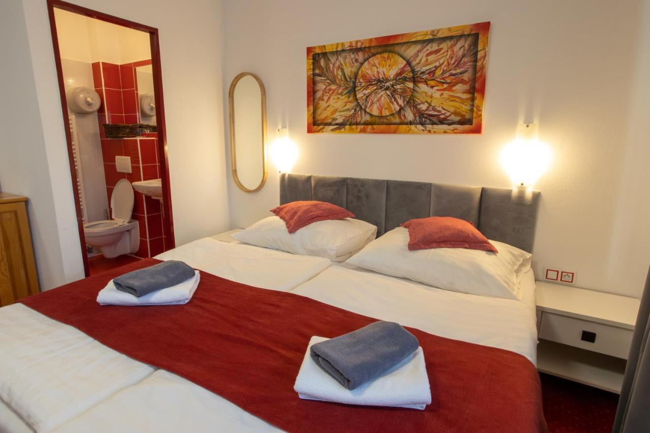 Отель Wellness & Restaurant U Fandy Lhotka  Экстерьер фото