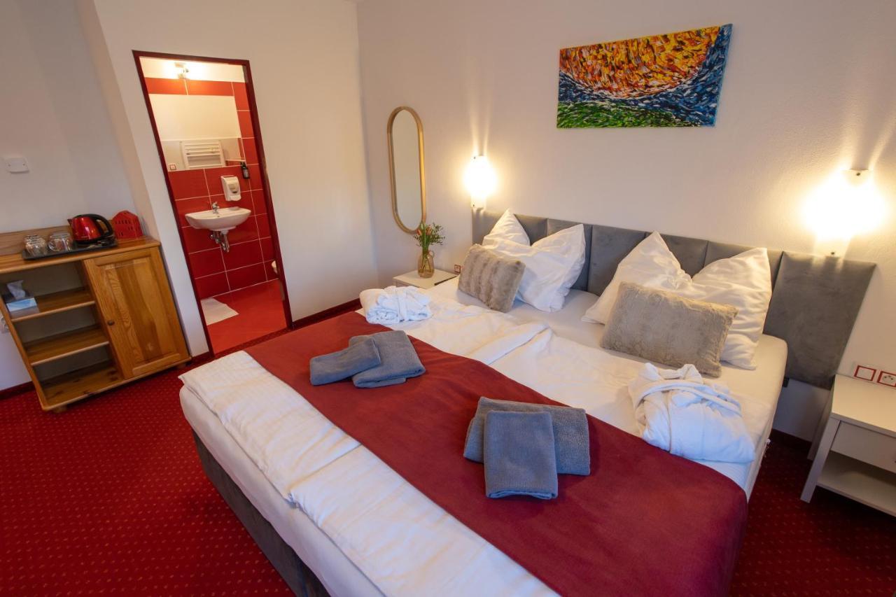 Отель Wellness & Restaurant U Fandy Lhotka  Экстерьер фото