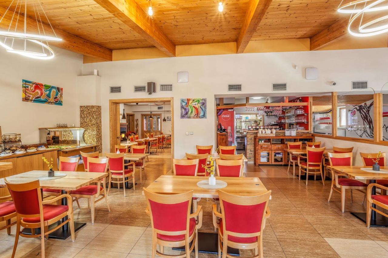 Отель Wellness & Restaurant U Fandy Lhotka  Экстерьер фото