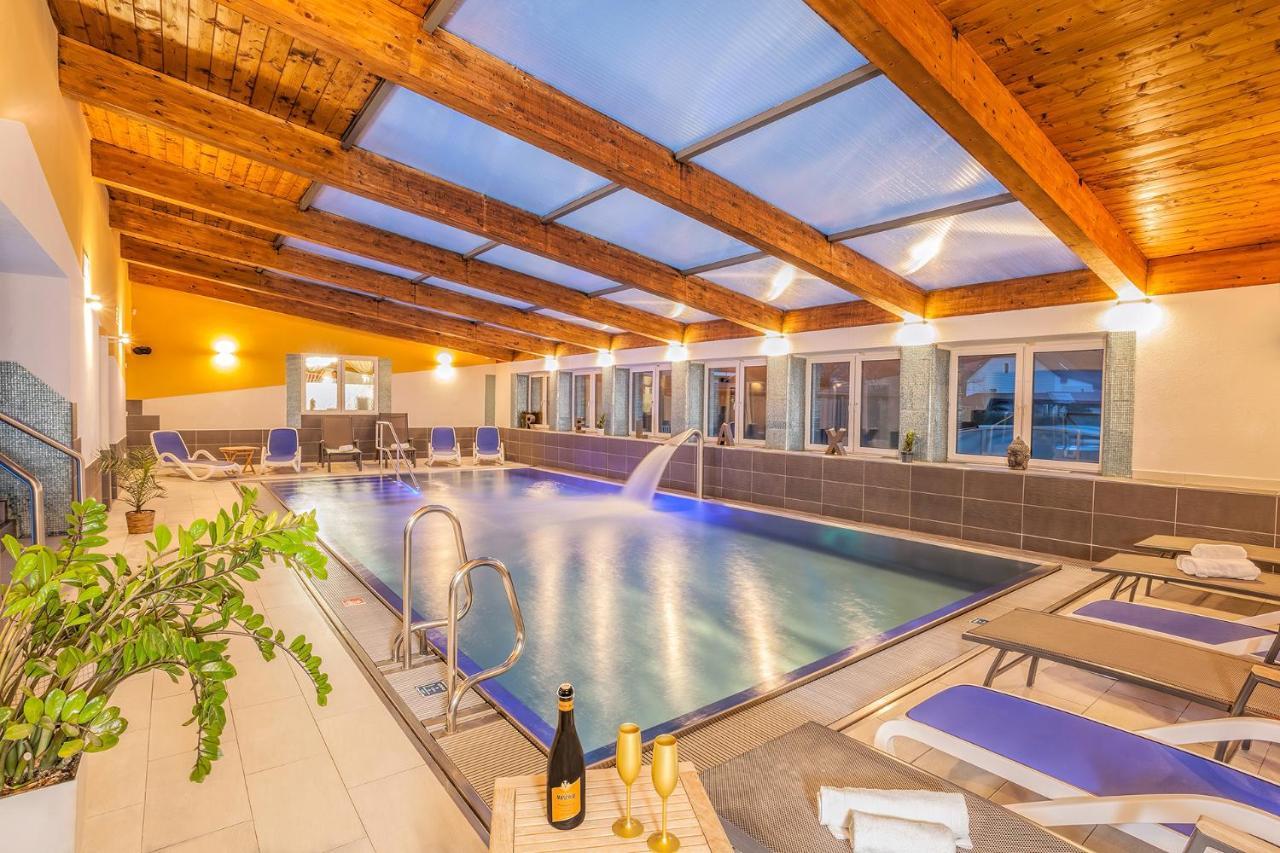 Отель Wellness & Restaurant U Fandy Lhotka  Экстерьер фото
